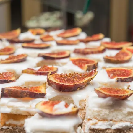 Marina Sands Boutique Обзор